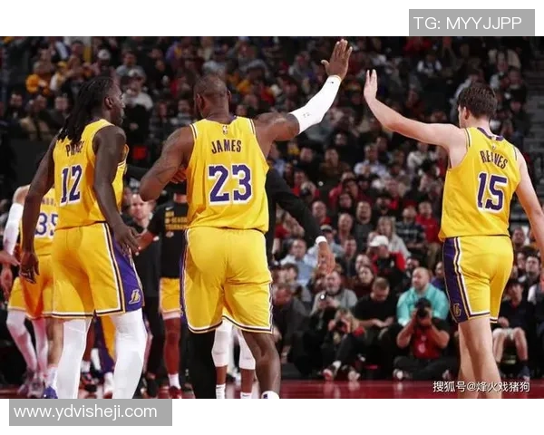 季后赛掘金与湖人第二场精彩对决回顾与分析